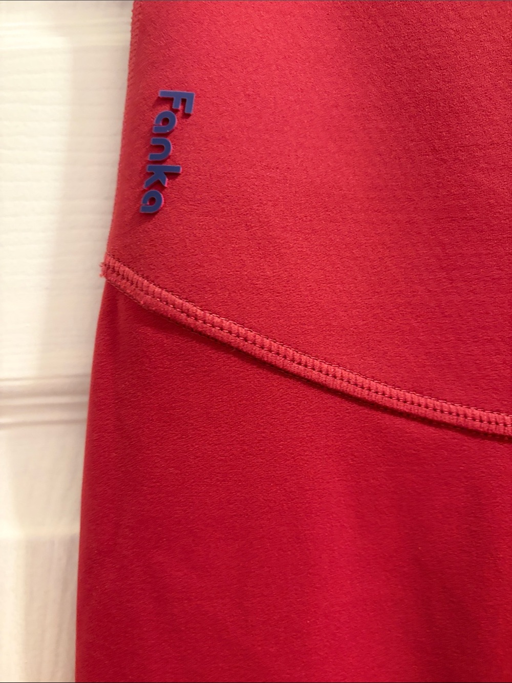 High-Waist Burgundy Women's Leggings with Subtle Knee Detail - Picture 6 of 7